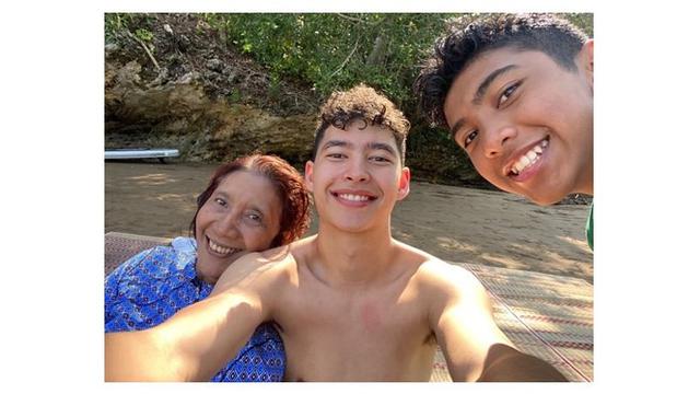 8 Potret Armand Hilmansyah, Cucu Susi Pudjiastuti yang Tampan