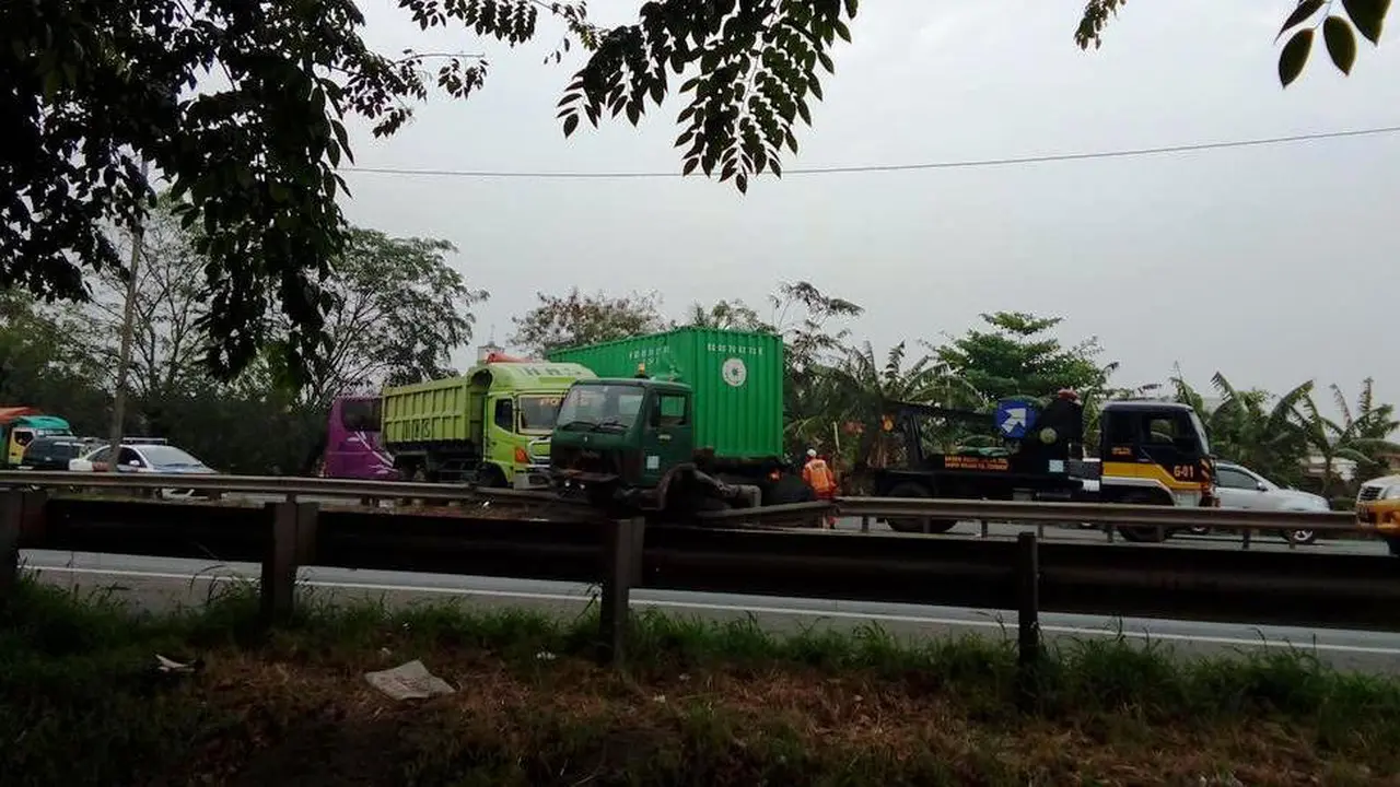 Sejumlah Kecelakaan Warnai Kemacetan Ibukota Jumat Pagi
