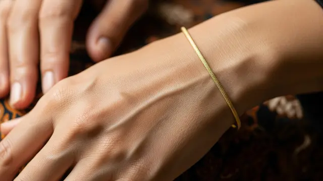 9 Model Gelang Emas Klasik untuk Ibu Rumah Tangga Usia 40 Tahun