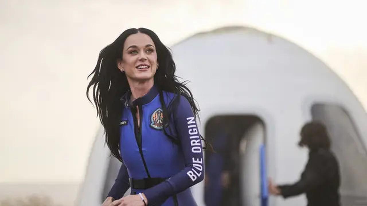 Perdana Terbang ke Luar Angkasa, Katy Perry Dandan Super Glamor Sebelum Melesat Tinggalkan Bumi