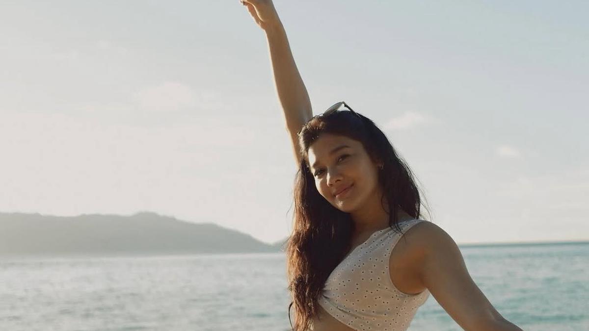 6 Potret Naysila Mirdad Liburan Indah ke Banda Naira, Tampil dengan Gaya Pantainya