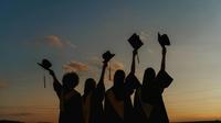 Ilustrasi wisuda, kelulusan, lulus. (Photo by olia danilevich from Pexels)