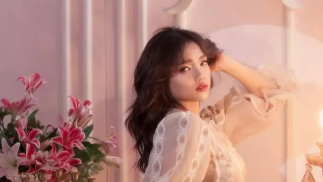 Fuji Ajak Fans Nostalgia dengan Foto Lama Berambut Ikal, Pesonanya Jadi Buah Bibir (instagram.com/fuji_an/fdphotography90)