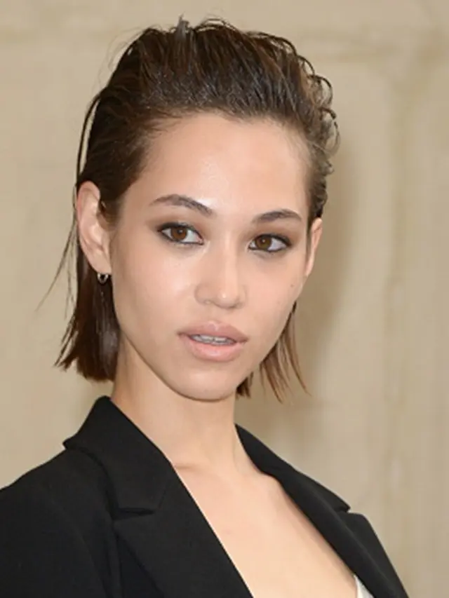 [Bintang] Ini 5 Nude Lips yang Cocok untuk Kulit Wajah Asia Menurut 'It' Model