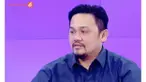 Saat melihat foto berdua dengan Regina, secara spontan Farhat menyebut jika itu hanyalah buang-buang waktu dan uang.