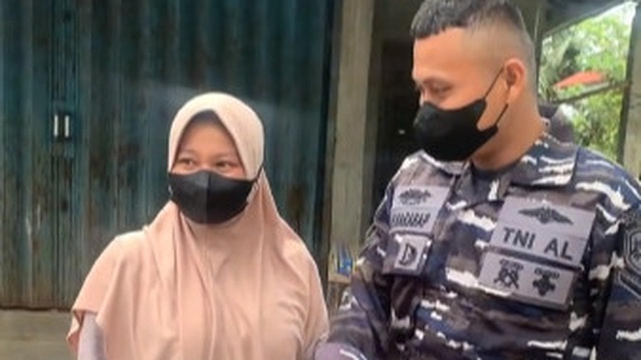 Perempuan pemilik akun tersebut menceritakan kedekatannya dengan sang adik yang merantau jauh ke Surabaya untuk menjadi prajurit TNI AL.<br>