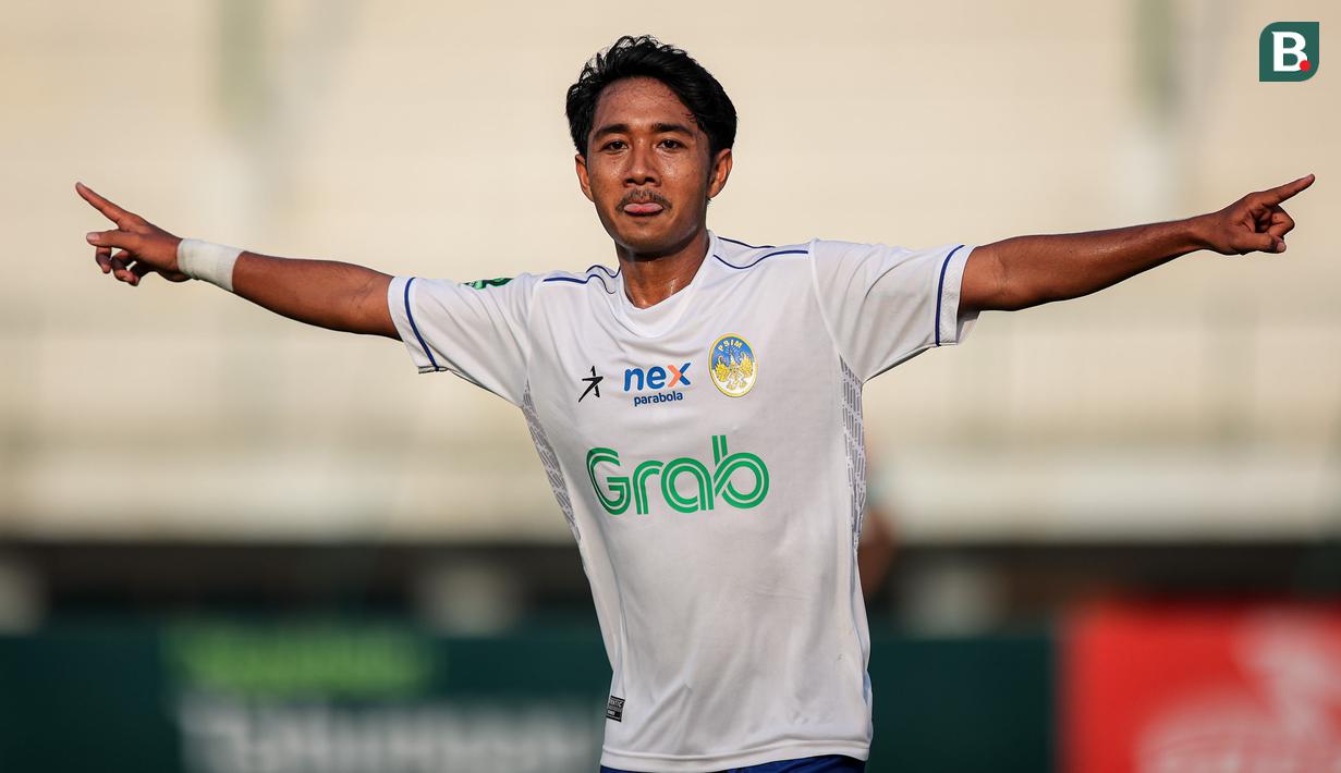 <p>Selebrasi pemain PSIM Yogyakarta, Savio Sheva setelah mencetak gol ke gawang FC Bekasi City pada laga lanjutan Grup B Pegadaian Liga 2 2023/2024 antara FC Bekasi City melawan PSIM Yogyakarta di Stadion Singaperbangsa, Kabupaten Karawang, Jawa Barat, Senin (06/11/2023). (Bola.com/Bagaskara Lazuardi)</p>