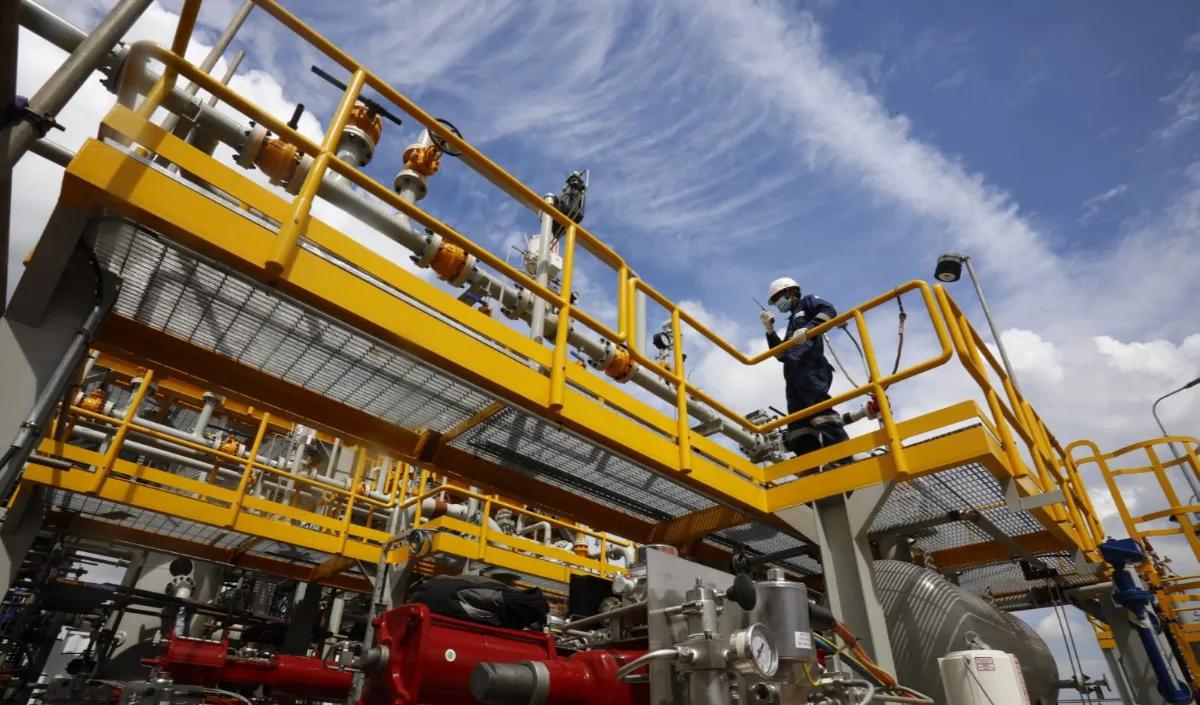 2. Ahli Minyak dan Gas<br>