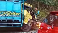Kronologi Truk Oleng Hantam Colt Diesel di Sukabumi