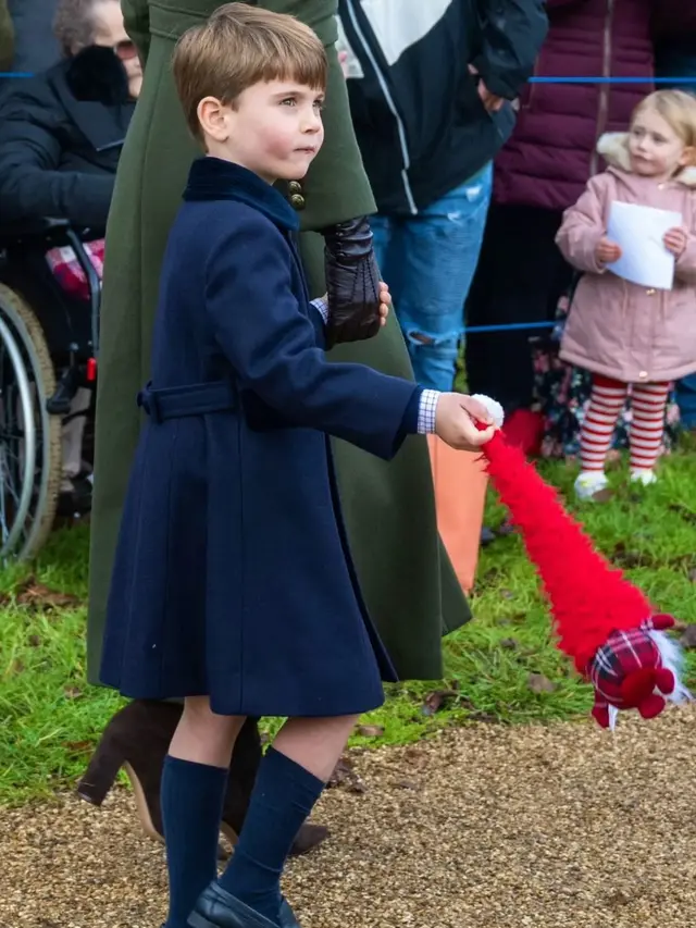 Gaya Menggemaskan Pangeran Louis Perdana Ikut Acara Natalan Kerajaan Inggris