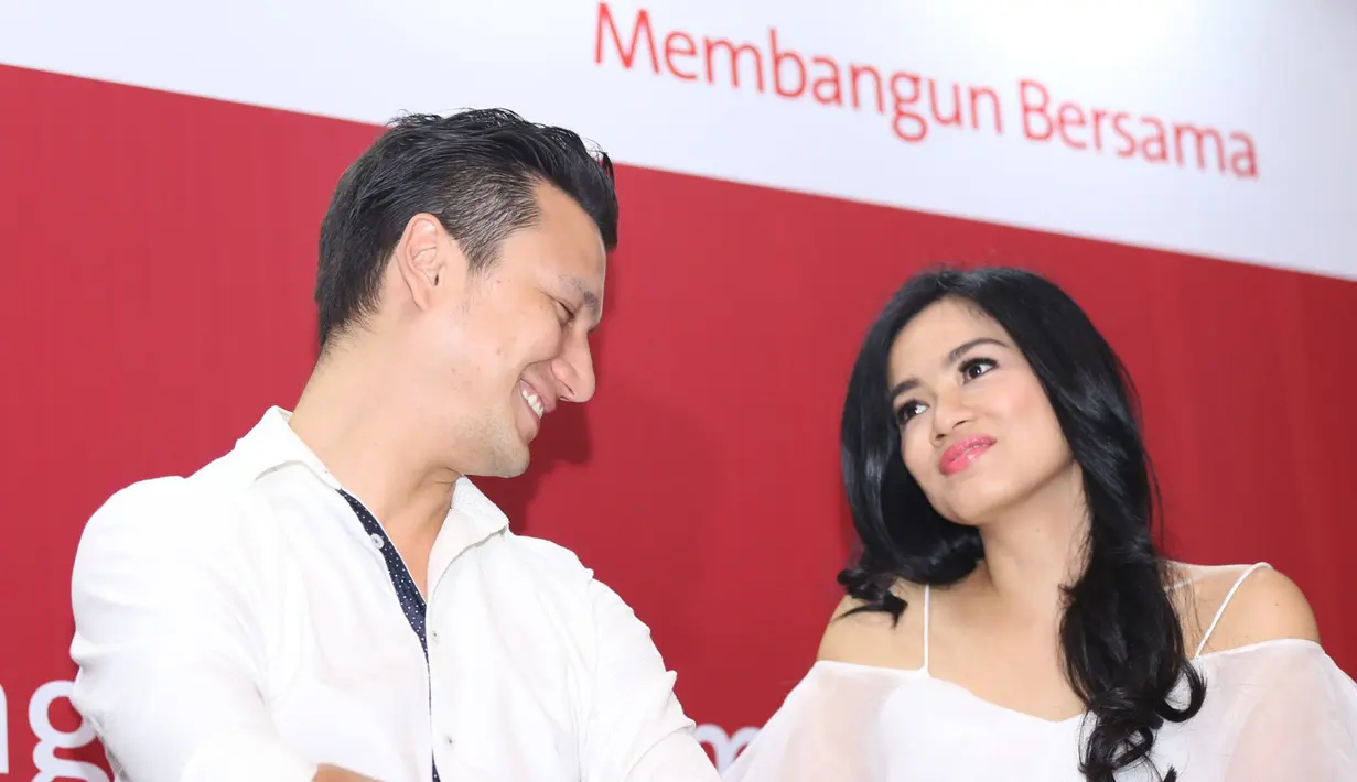 Sementara itu, Sang ayah tak mau kalah menceritakan sang anak kebanggannya tersebut, Cristian Sugiono menganggap putranya sebagai anak yang cepat tanggap dan mudah belajar hal baru. (Andy Masela/Bintang.com)