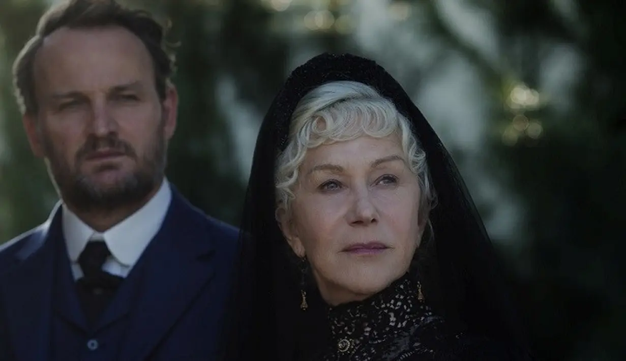 Adalah Dr Eric (Jason Clarke), psikiater pemabuk yang dikirim untuk memeriksa Sarah. (ucicinemas.it)