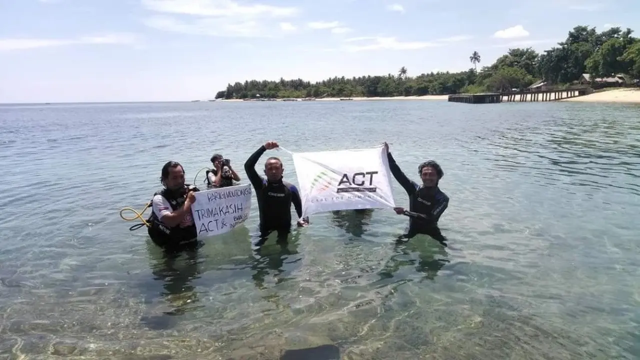 Berlatih Menyelam Jadi Kenangan Tak Terlupakan Relawan MRI Bersama Lettu Muhadi