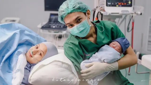 Dinda Hauw dan Rey Mbayang