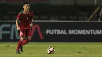 Pemain Timnas Indonesia U-19, Muhammad Iqbal telah mencetak dua gol untuk Indonesia selama fase grup Piala AFF U-18 di Myanmar. (Bola.com/Nicklas Hanoatubun)