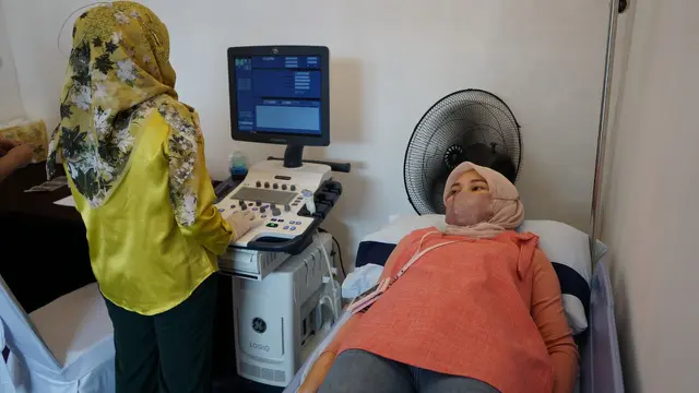 Pemeriksaan Payudara di RS Pelni (Foto: Fitri Syarfiah/Liputan6.com)
