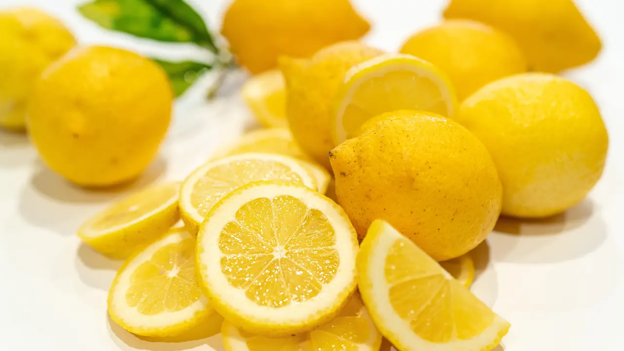 Lemon adalah buah citrus