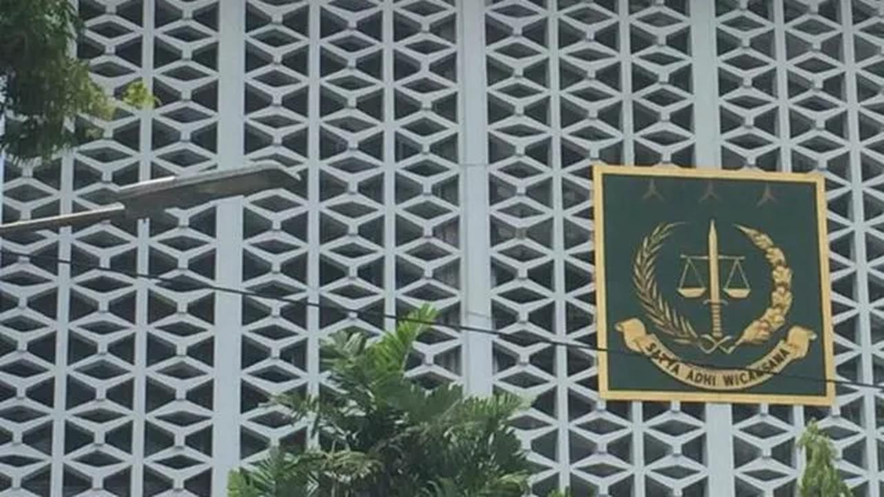 Kuntadi tidak merinci lebih jauh perihal sosok yang ditangkap dan ditahan tersebut. Berdasarkan informasi, penangkapan tersebut menyasar ke pejabat diduga anggota DPR RI.