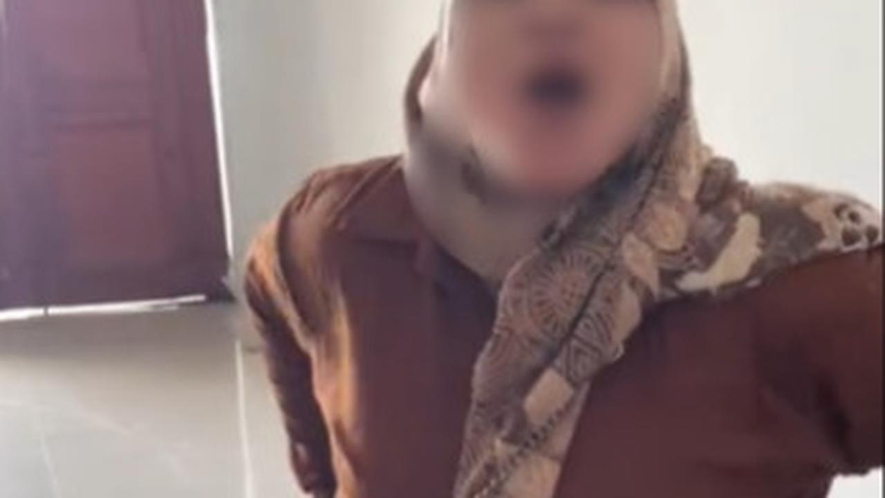 Cerita MUA Tak Dilunasi Riasannya, Ditagih Malah Dipukul sama Ibunya Pengantin 'Saya Lagi Hamil Muda'Cerita MUA Tak Dilunasi Riasannya, Ditagih Malah Dipukul sama Ibunya Pengantin 'Saya Lagi Hamil Muda'
