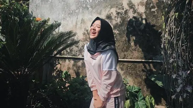 Tiara Andini Pakai Hijab