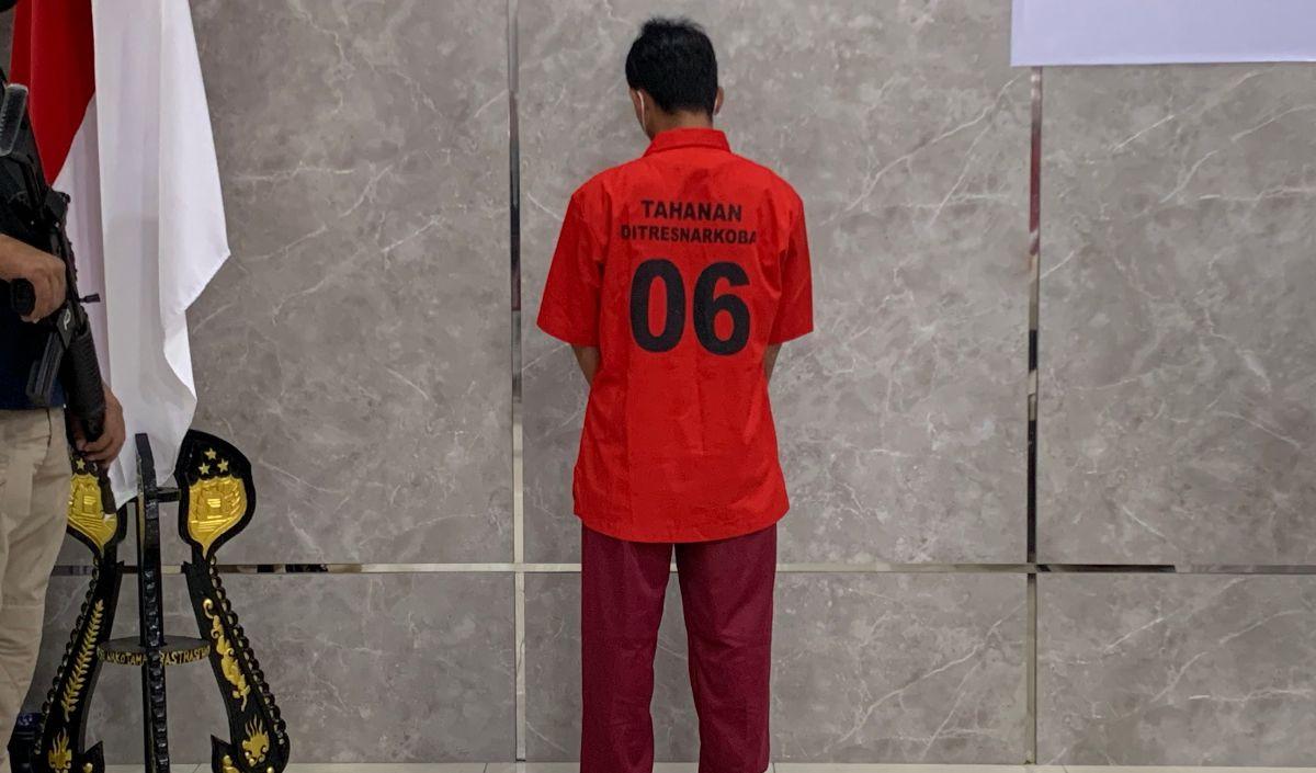 Pada hari Kamis 21 Maret 2024 sekira pukul 22.30 WIB, Ono dan Aden berangkat membawa sabu dari Sanggau Ledo menuju Pontianak menggunakan truk.<br>