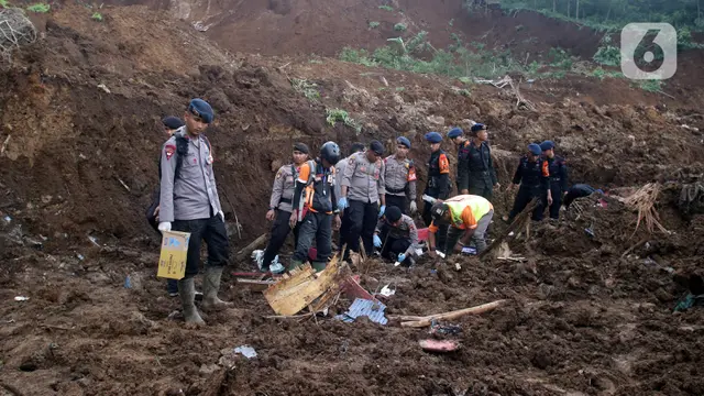 Upaya Pencarian Korban Longsor Akibat Gempa Cianjur Terus Dilakukan
