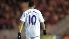 Manchester City's Robinho walks during the Middlesbrough versus Manchester City premiership match in Middlesbrough, on October 29, 2008. AFP PHOTO/CRAIG BROUGH