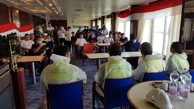 Proses pemulangan 206 ABK PMI kapal pesiar Cruise and Maritime Voyage (CMV) yang dibantu oleh KBRI London. (Photo credit: KBRI London).