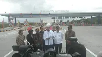 Jokowi meresmikan Tol Surabaya-Mojokerto