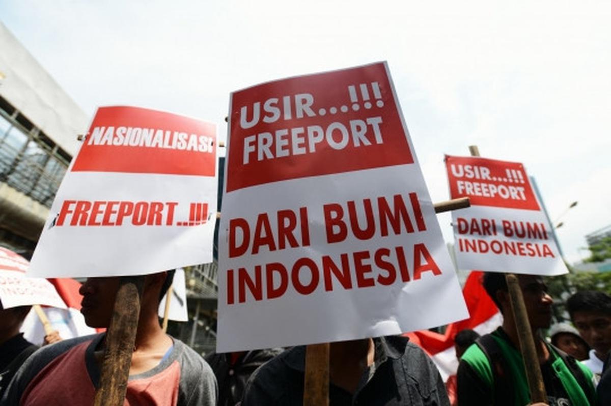 Tuntut nasionalisasi, aktivis geruduk kantor Freeport