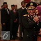 Kapolri Tito Karnavian menerima selamat dari Gubernur DKI Jakarta, Basuki T Purnama usai pelantikan di Istana Negara, Jakarta, Rabu (13/7). Tito Karnavian resmi menjadi Kapolri menggantikan Jenderal Badrodin Haiti. (Liputan6.com/Faizal Fanani)