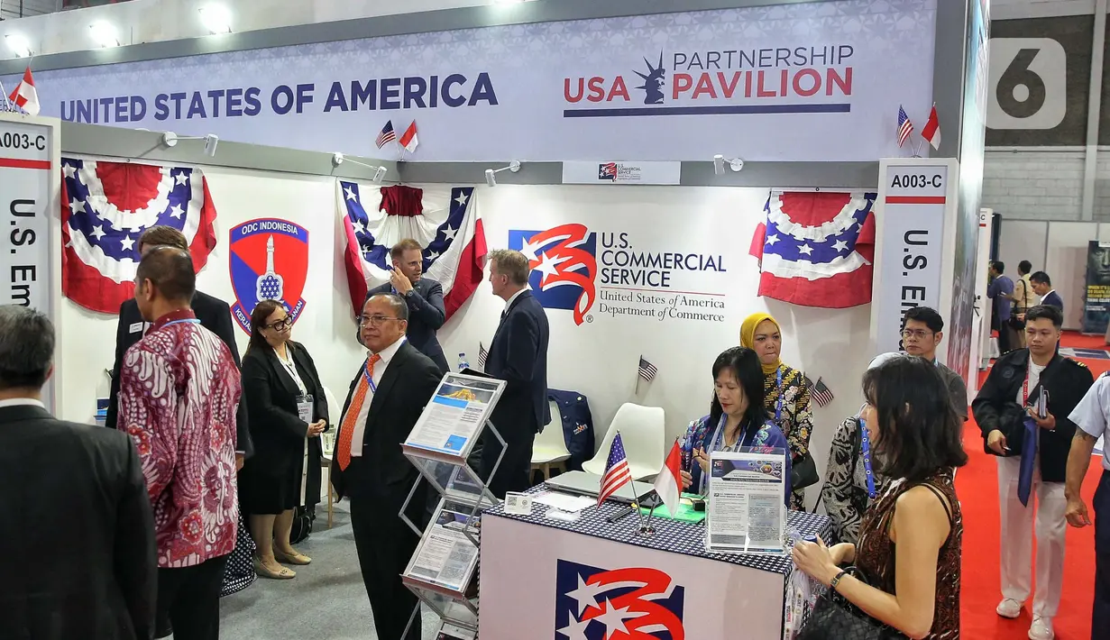 Kuasa Usaha Ad Interim (KUAI) Kedutaan Besar Amerika Serikat di Jakarta, Heather Merritt mengatakan hadirnya puluhan perusahaan-perusahaan Amerika Serikat di Indo Defence menjadi wujud keseriusan Negeri Paman Sam untuk terus memperkuat kemitraan strategisnya dengan Indonesia. (Liputan6.com/Angga Yuniar)