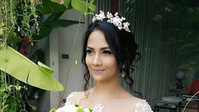 [Bintang] Vanessa Angel