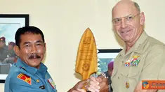 Citizen6, Jakarta: Kunjungan orang nomor satu di jajaran Korps Marinir Amerika untuk kawasan Asia-Pasifik tersebut merupakan kali kedua di lingkungan Korps Marinir TNI AL. (Pengirim: Marinir)