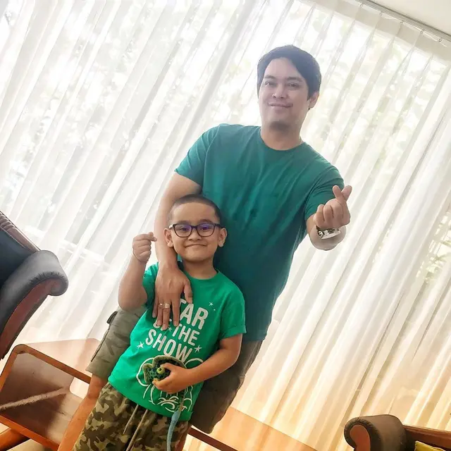 Hampir kepala 4, Ini 5 Potret Donnie Eks Ada Band yang Awet Muda