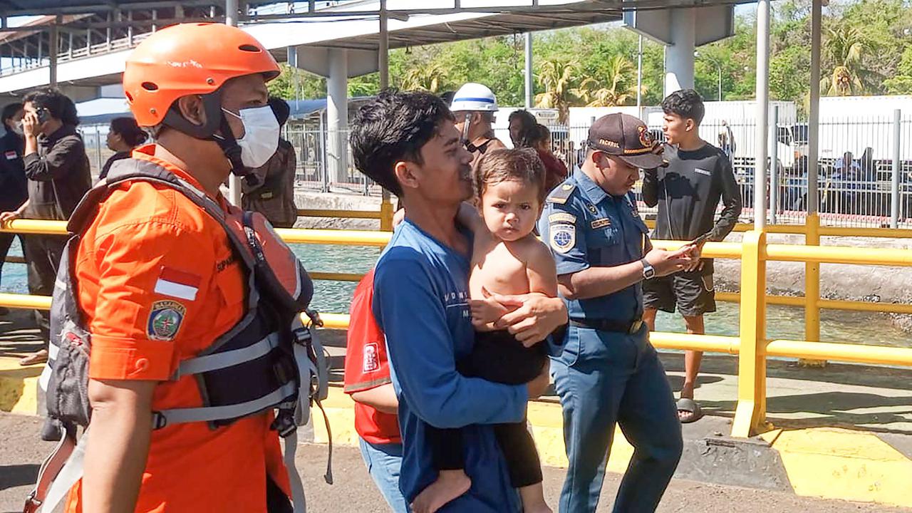 Operasi SAR Gabungan Evakuasi Korban Kebakaran KMP Putri Yasmin