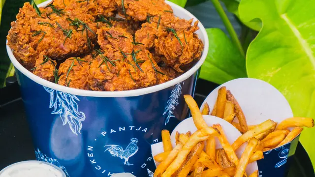 Bagaimana Rasanya Menyantap Olahan Ayam Goreng Premium dari Pantja Fried Chicken?