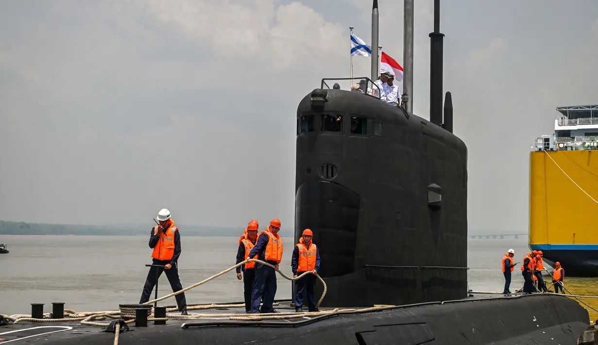 Latihan Bersama (Latma) dengan sandi "Orruda dan Submarine Visit 2024" dilaksanakan hingga 8 November 2024 di wilayah perairan Koarmada II Surabaya. (JUNI KRISWANTO/AFP)