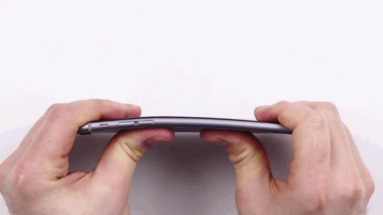 iPhone 6 Plus Gampang Melengkung, Ini Tanggapan Apple