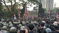 Mahasiswa jebol gerbang markas Polda Metro Jaya