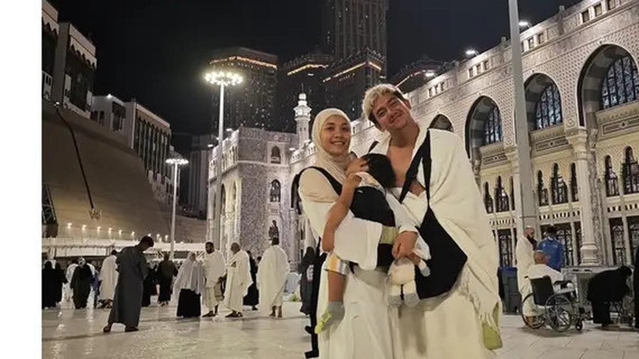 7 Potret Bahagia Artis Rayakan Lebaran Idulfitri di Tanah Suci, Ada yang Baru Menikah hingga Bawa Anak-Istri