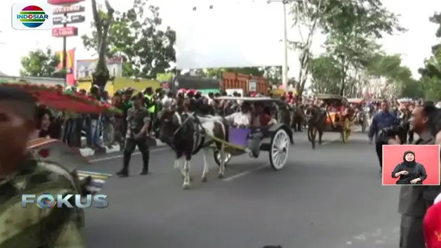 7 kereta kencana dan 14 ekor kuda telah datang ke Medan untuk membawa iring-iringan kirab Kahiyang dan Bobby pada Minggu (26/11) pagi.