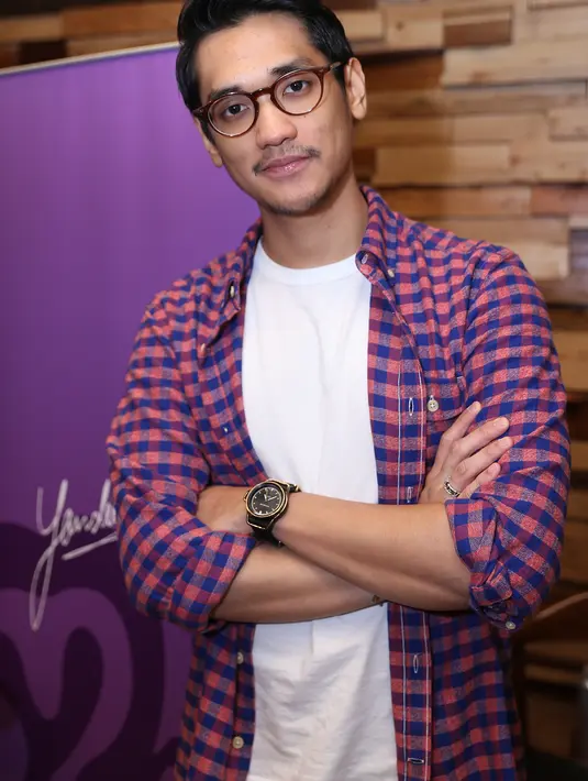 Hal yang tidak kalah penting, Afgan mengikuti tren musik. Ia juga memanfaatkan perkembangan teknologi demi mempermudah berkarya. (Andy Masela/Bintang.com)