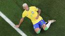 Pemain Brasil, Richarlison, saat melawan Korea Selatan pada laga Piala Dunia 2022 di Stadion Education City, Senin (5/12/2022). (AP/Pavel Golovkin)