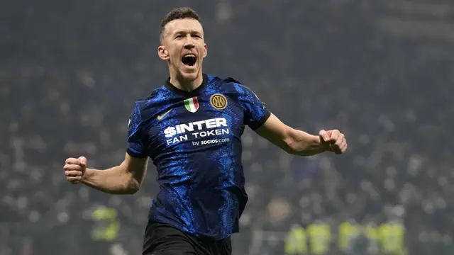 Foto: Debut di Derby della Madonnina, Olivier Giroud Sumbang Dua Gol Kemenangan AC Milan di Liga Italia