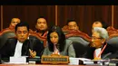 Ida Budhiati ( tengah) saat bersidang di MK (Liputan6.com/Andrian M Tunay)