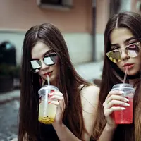 Inilah zodiak yang sahabat-able. Kamu bukan? (Sumber foto: unsplash.com/Elijah O'Donell)