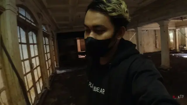 Rumah artis 80-an terbengkalai