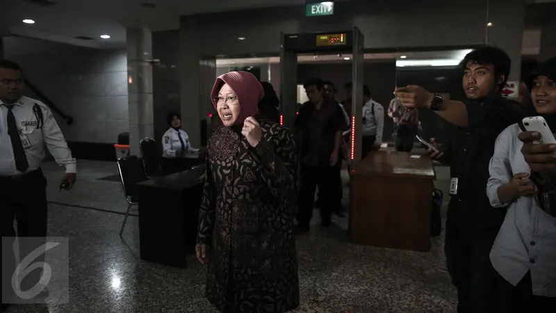 20160608-Wali Kota Risma Jadi Saksi Uji Materi UU Pemda di MK-Jakarta
