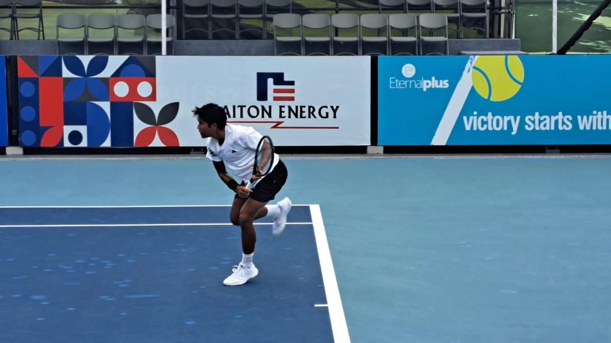 Kalahkan Petenis AS, Rifqi Fitriadi Ikut Lolos Babak Kedua Men's World ...